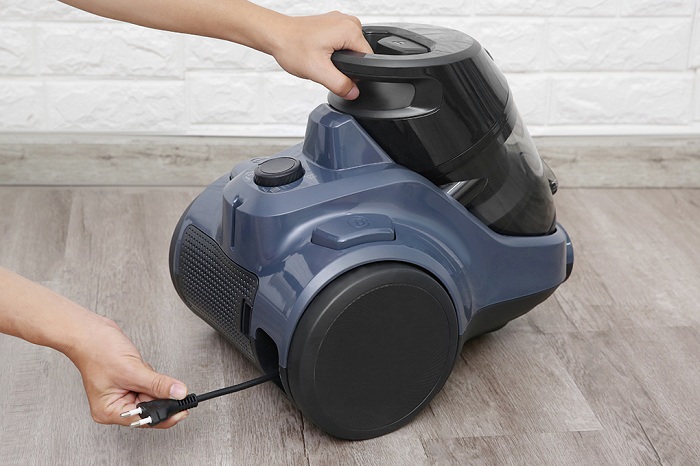 Máy hút bụi Electrolux 2000W EC41-2DB