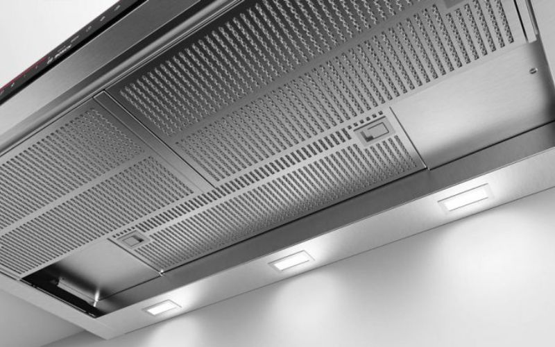 Hệ thống đèn LED chiếu sáng cả gian bếp, ít tiêu hao điện năng