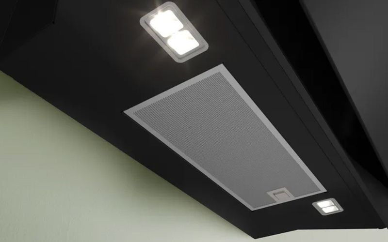 Hệ thống đèn LED chiếu sáng cả gian bếp, ít tiêu hao điện năng