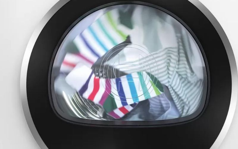 Hệ thống Sensitive Dry giúp quần áo được sấy khô nhẹ nhàng, đảo đều chống nhăn