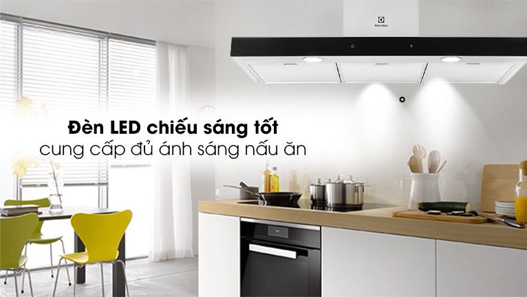 Hệ thống đèn LED tiết kiệm điện tăng cường ánh sáng cho cả khu bếp