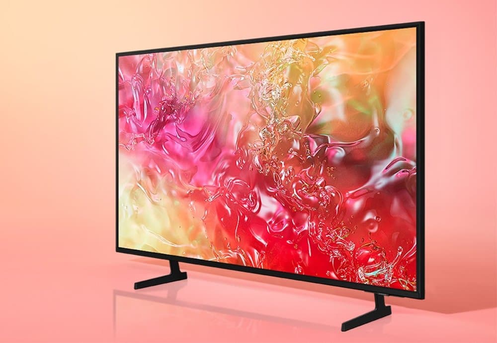 Chiếc tivi thông minh màn hình lớn 75 inch tạo thêm điểm nhấn cho gian phòng