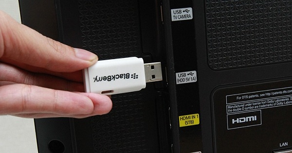 1204 su dung cong usb tren tivi lg 3