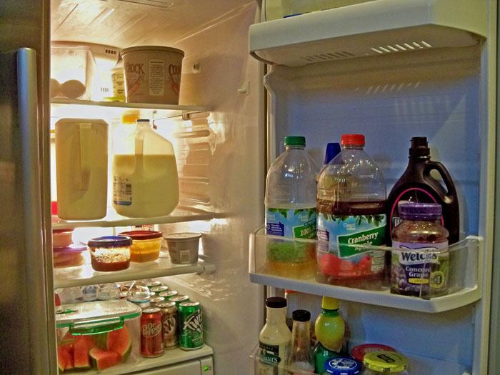 Cần hạn chế mở/đóng cửa tủ lạnh