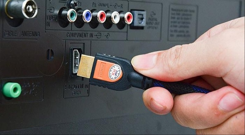 Màn hình máy tính luôn có đầy đủ các cổng kết nối (HDMI, USB), phục vụ công việc tốt hơn màn hình tivi