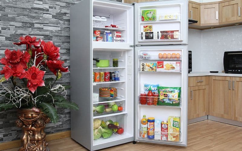 Trọng lượng quá lớn trên cánh cửa làm gioăng cao su không khít, khiến hơi lạnh thoát ra ngoài