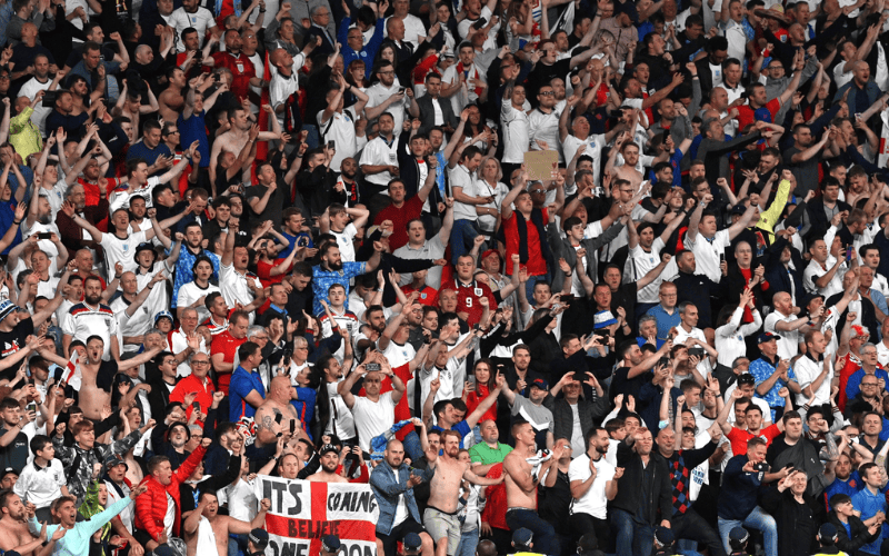 50.000 khán giả đã đến sân vận động theo dõi trận chung kết Euro 2000.