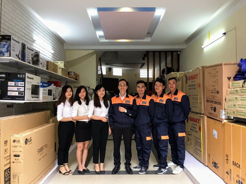 Đội ngũ nhân viên tư vấn nhiệt tình và tận tâm tại siêu thị điện máy Minh Phương