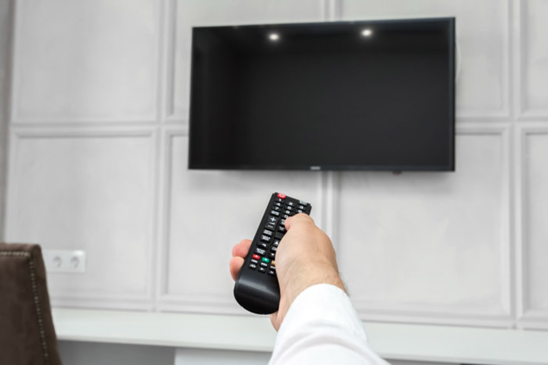Trước khi rút điện tivi, bạn nên tắt nguồn ở điều khiển bị dòng điện không bị sập đột ngột, ảnh hưởng bo mạch của tivi Trước khi rút điện tivi, bạn nên tắt nguồn ở điều khiển bị dòng điện không bị sập đột ngột, ảnh hưởng bo mạch của tivi