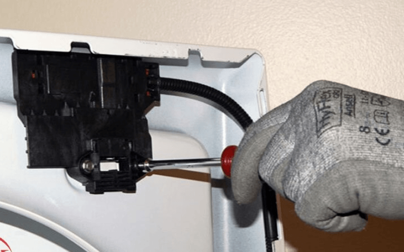 Công tắc chống rung hỏng có thể dẫn đến máy giặt bị lỗi H12