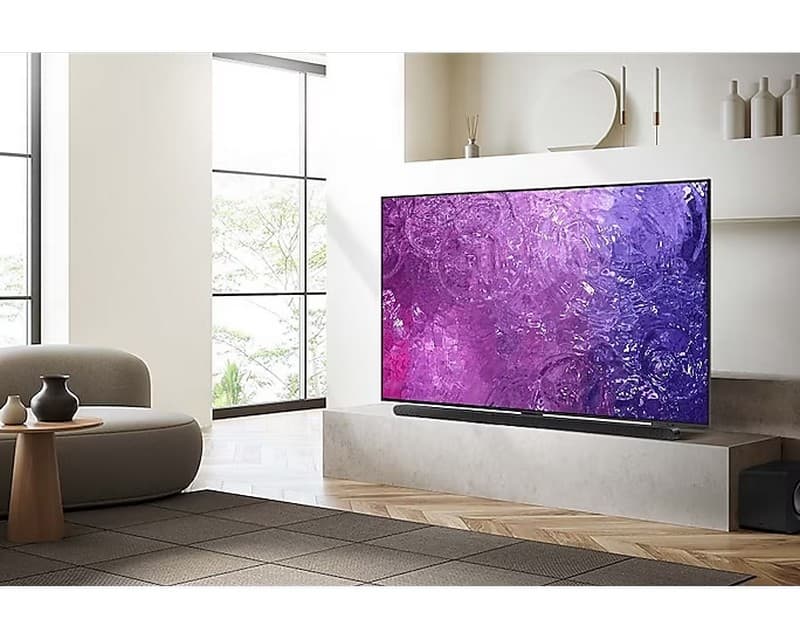Với Tivi 50QN90C, bạn có thể dễ dàng điều khiển Tivi ngay trên sofa, giường ngủ Tivi 50QN90C dễ dàng điều khiển Tivi
