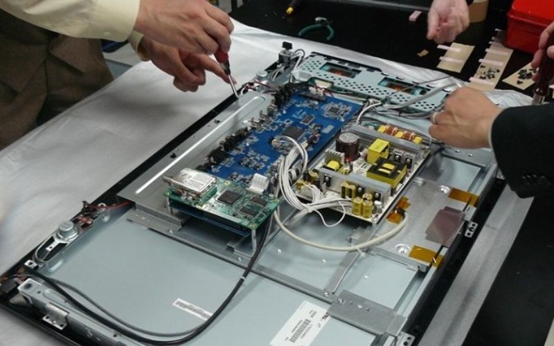 Bo mạch bị hỏng làm ảnh hưởng đến hoạt động của tivi