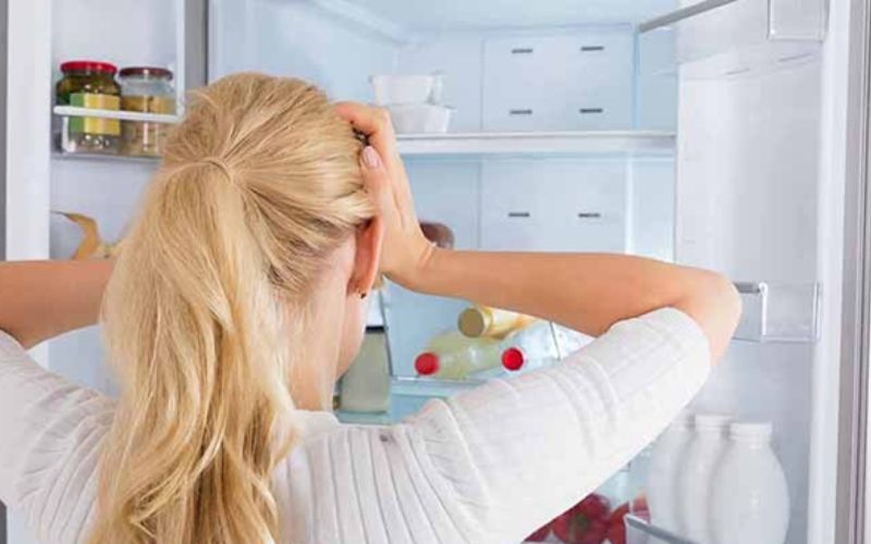 Việc trì hoãn sửa chữa sẽ làm các linh kiện bên trong tủ lạnh xuống cấp nhanh chóng, dẫn đến hỏng hóc toàn bộ hệ thống Việc trì hoãn sửa chữa sẽ làm các linh kiện bên trong tủ lạnh xuống cấp nhanh chóng, dẫn đến hỏng hóc toàn bộ hệ thống