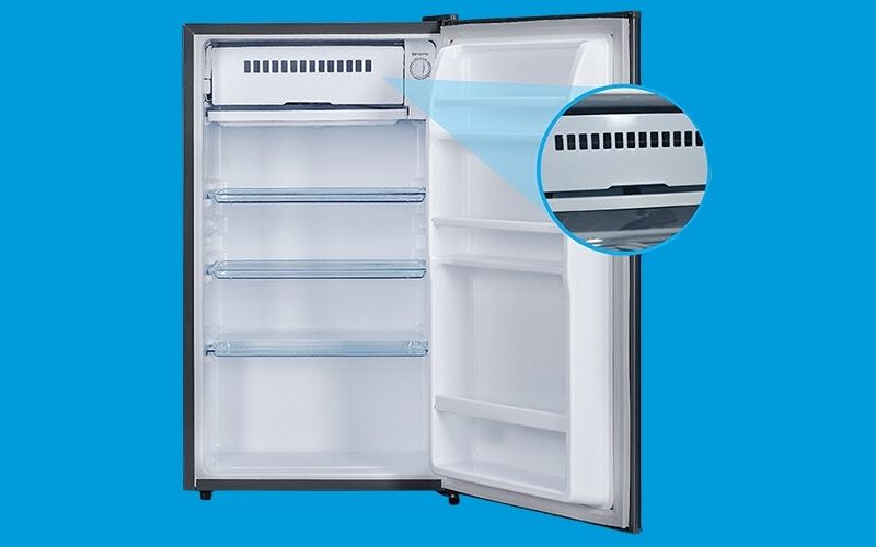 Ngăn đá riêng biệt giúp lưu trữ thực phẩm đông lạnh hiệu quả mà không làm ảnh hưởng đến ngăn mát