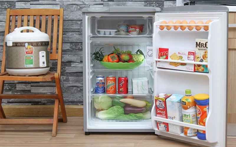 Vật liệu chất lượng cao giúp tủ lạnh chịu được trọng lượng lớn và kéo dài tuổi thọ sử dụng